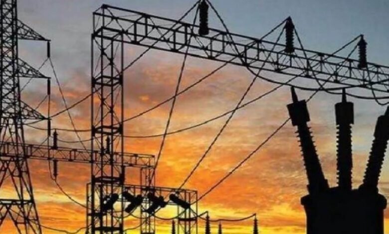 नोएडा की हाईराइज में अंधेरे का खौफ… 300 परिवारों को कौन बचाएगा बिजली के इस ‘ब्लैकआउट ट्रैप’ से?