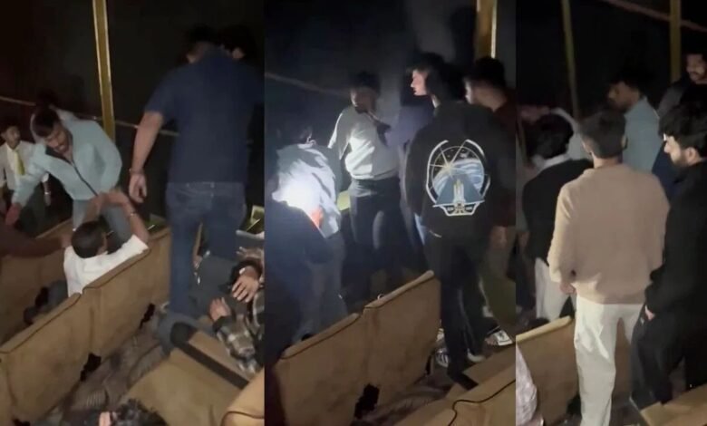 Noida News: नोएडा मॉल के अंदर हुई मारपीट का वीडियो वायरल पुलिस ने आरोपितों को पकड़ा और सुरक्षा व्यवस्था पर भी जांच शुरू