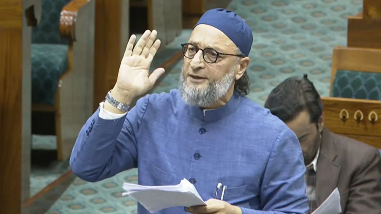 असदुद्दीन ओवैसी का बयान देशभक्ति किसी धर्म से जोड़ना संविधान के खिलाफ समाज में फूट बढ़ाने वाला कदम