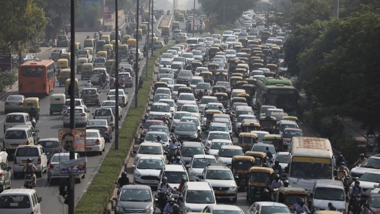 Noida News: नोएडा में आज सेक्टर 95 के पास ट्रैफिक जाम की संभावना भारी, अंबेडकर जयंती कार्यक्रम के कारण बंद हो सकती हैं सड़कें