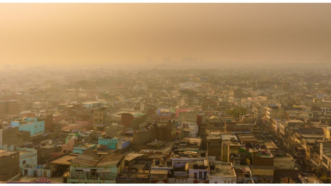 Sahibabad में हवा की तेज़ी से मिली राहत, पर लोनी में प्रदूषण की स्थिति अब भी बनी बेहद गंभीर 