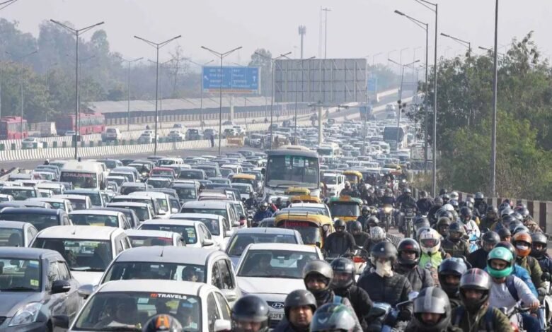 Noida News: नोएडा में आज सेक्टर 95 के पास ट्रैफिक जाम की संभावना भारी, अंबेडकर जयंती कार्यक्रम के कारण बंद हो सकती हैं सड़कें