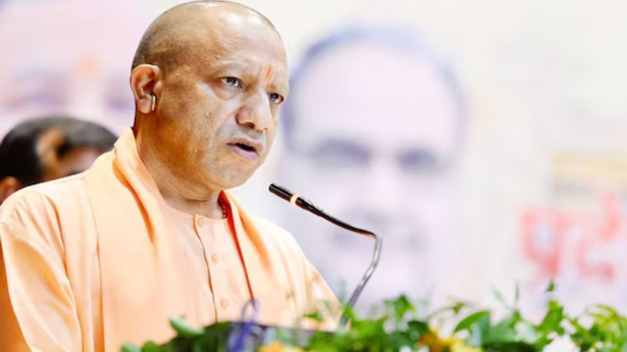 UP News: यूपी सीएम ने अवैध घुसपैठियों के खिलाफ कड़ी कार्रवाई की तैयारी में प्रदेशवासियों से सतर्कता और समर्थन की अपील